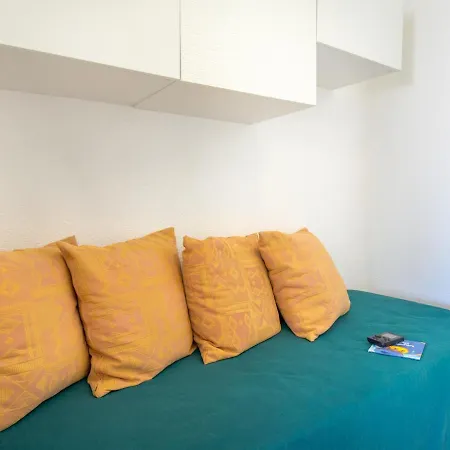 Apartment Proche Et Commerces Avec Clim, Wi-fi Et Balcon - Fr-1-466a-30 *